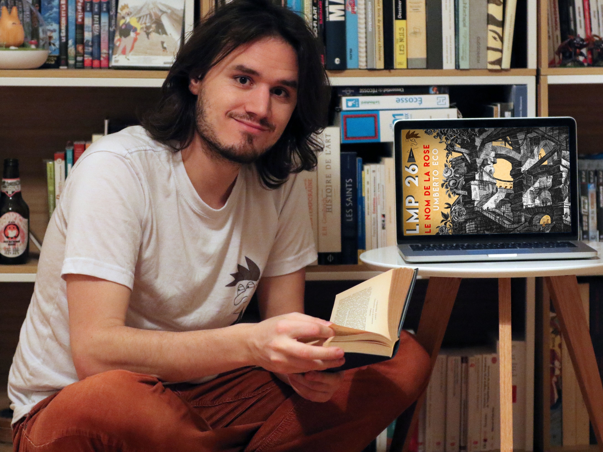 Jordi Gabioud, à travers YouTube, partage sa passion de littérature de manière ludique.