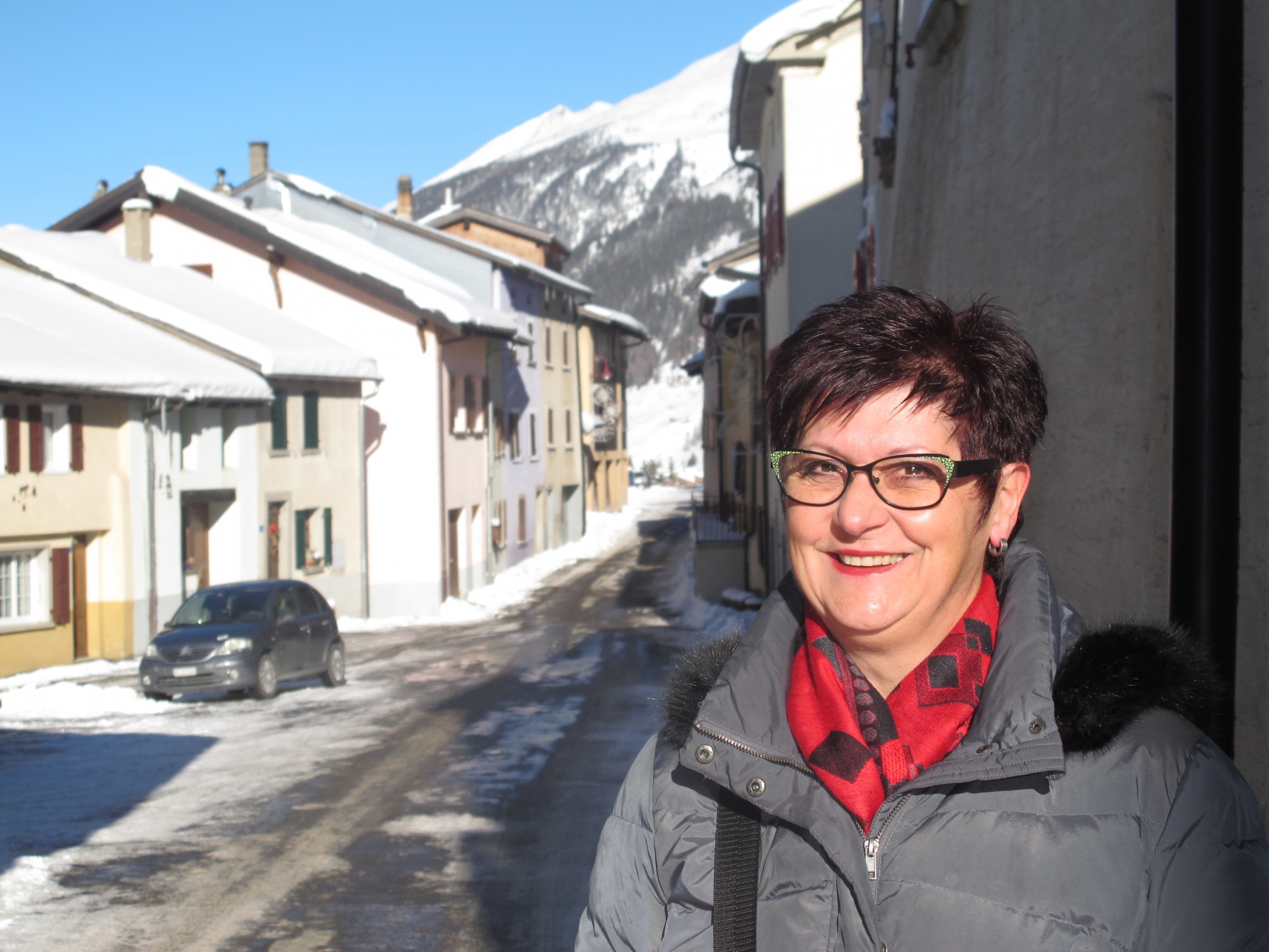 Ayant toujours éprouvé un coup de cœur pour le village de Bourg-Saint-Pierre, Mireille Schnyder est heureuse d’y résider désormais à l’année.