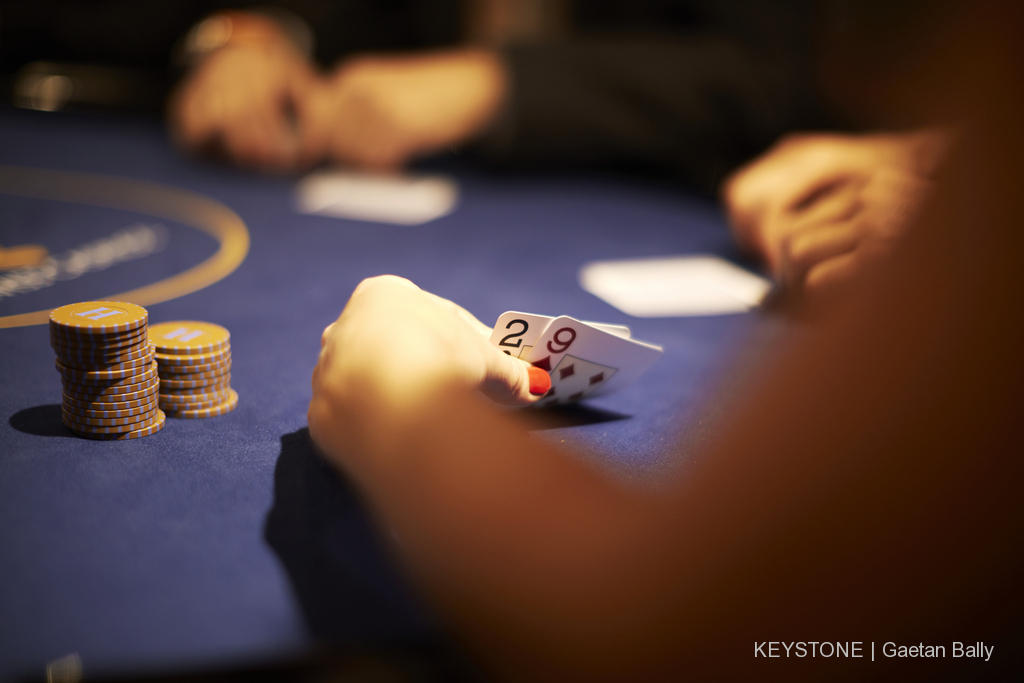 Aujourd’hui, les amateurs valaisans de poker ne peuvent que prendre part à de petits tournois, avec leur famille, leurs amis ou leurs collègues.