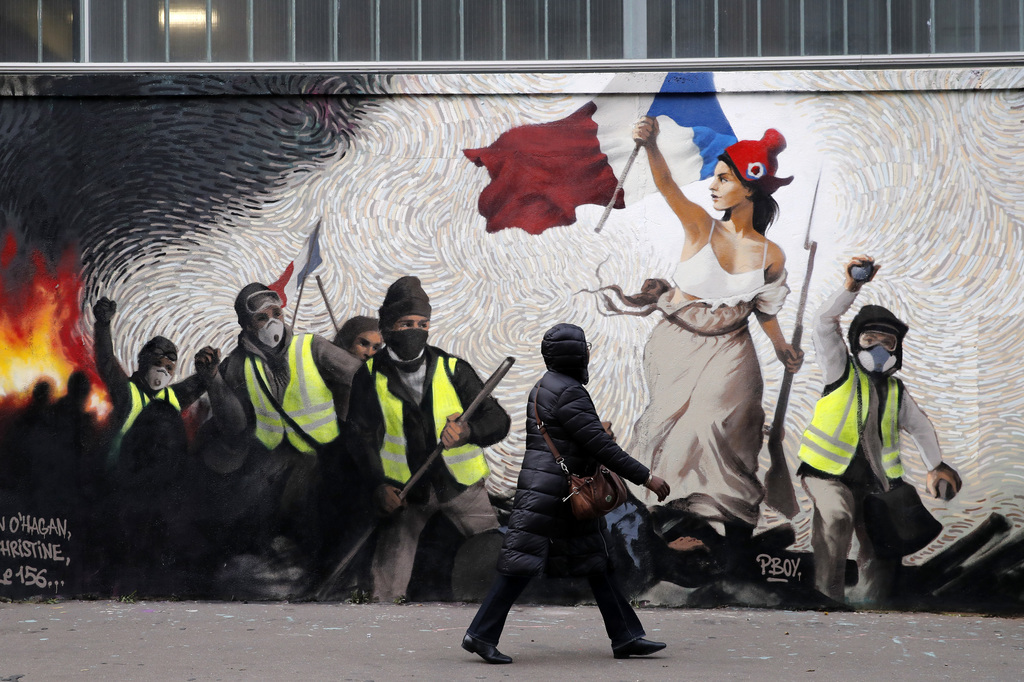 Le président français, Emmanuel Macron, lance le grand débat, alors que la contestation des "gilets jaunes" continue à gronder en France. 