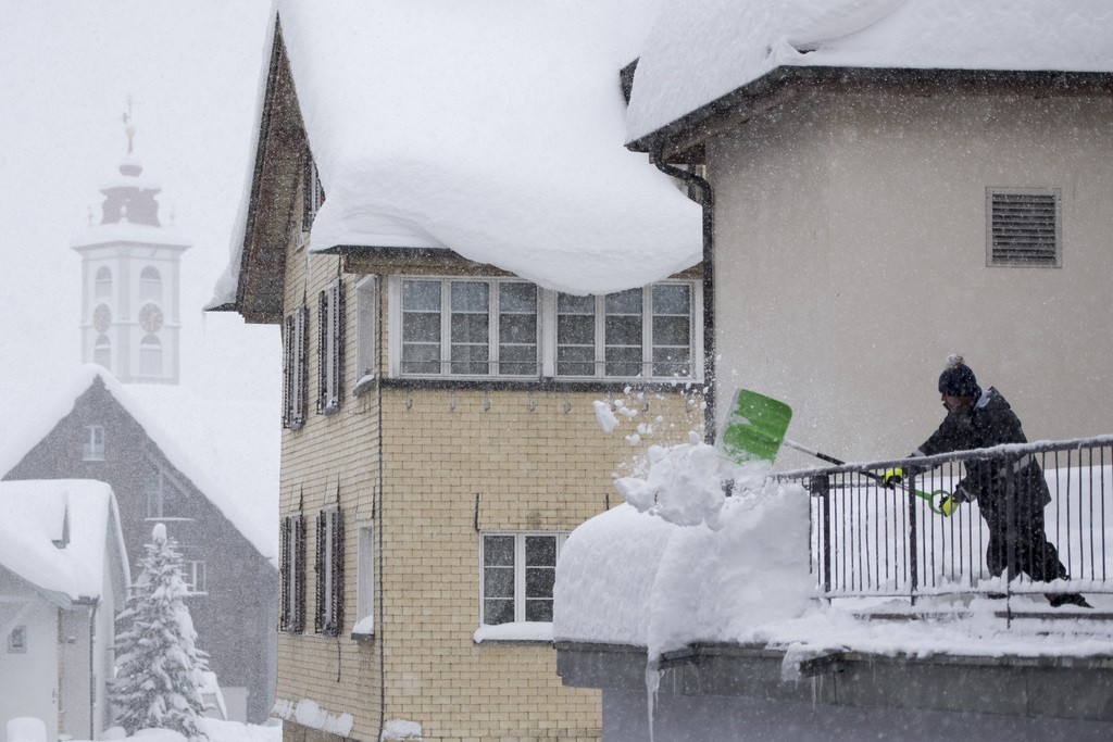 Les fortes chutes de neige ont contribué à éviter un accident plus grave.