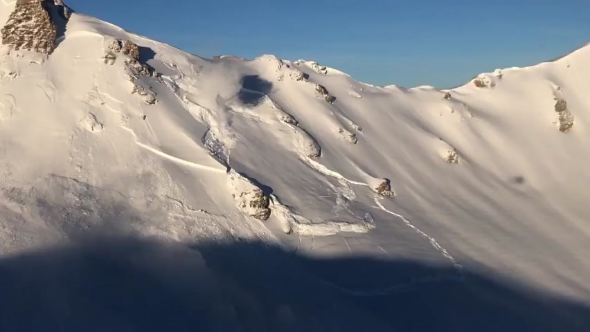 La vidéo de l'avalanche déclenchée par hélicoptère le 15 janvier dernier à Grimentz a été largement partagée sur les réseaux sociaux.