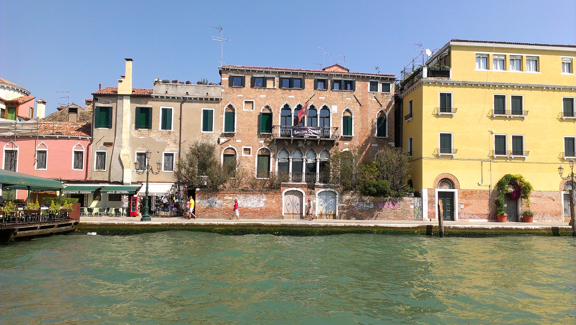 Le Palazzo Trevisan héberge le Salon suisse durant la Biennale d'art de Venise, événement phare de l'art contemporain.