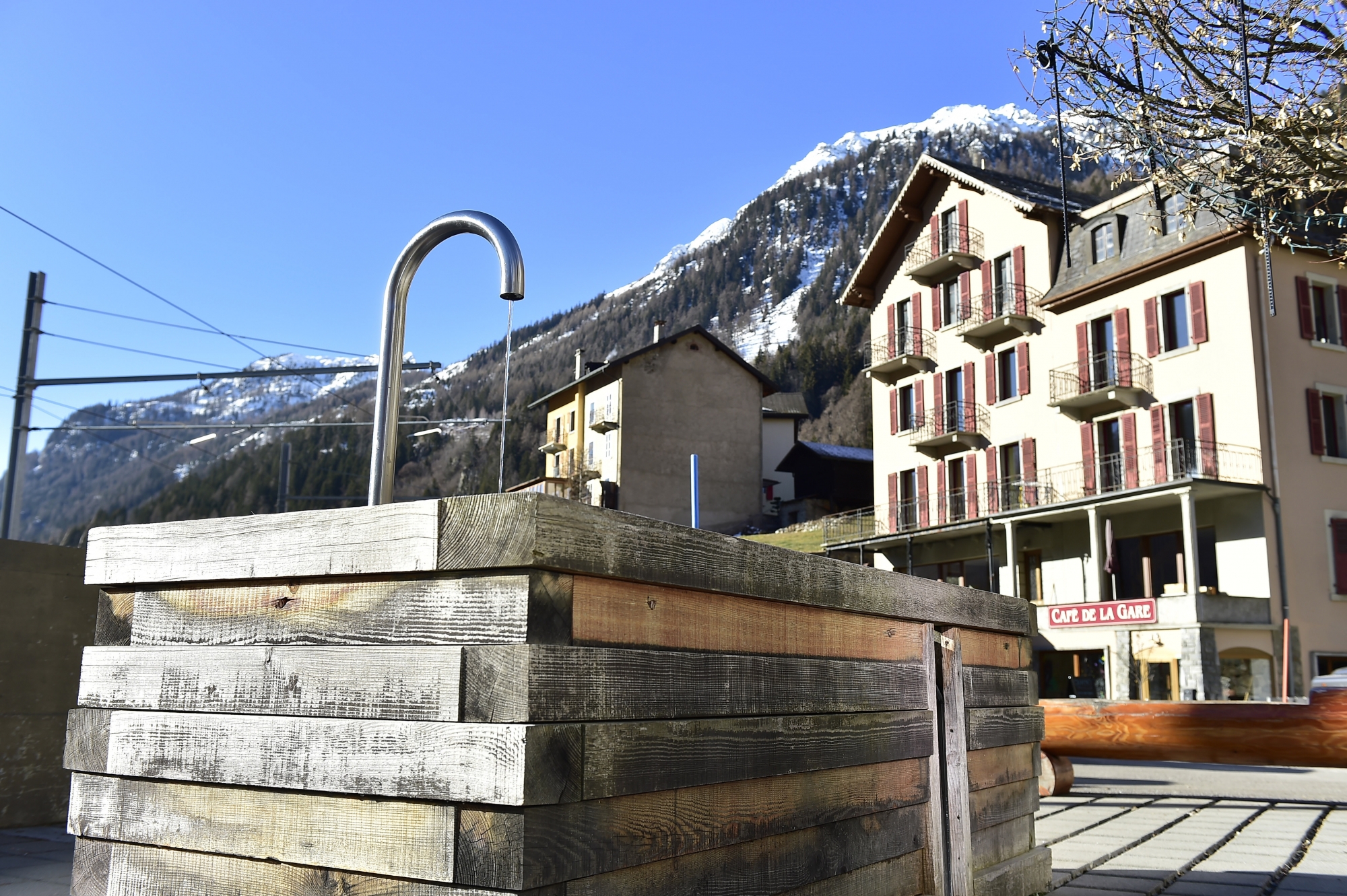 Depuis les nouvelles normes de l'OMS sur l'arsenic, l'eau de la vallée du Trient est considérée comme impropre à la consommation. Les fontaines seront équipées de plaquettes de mise en garde.