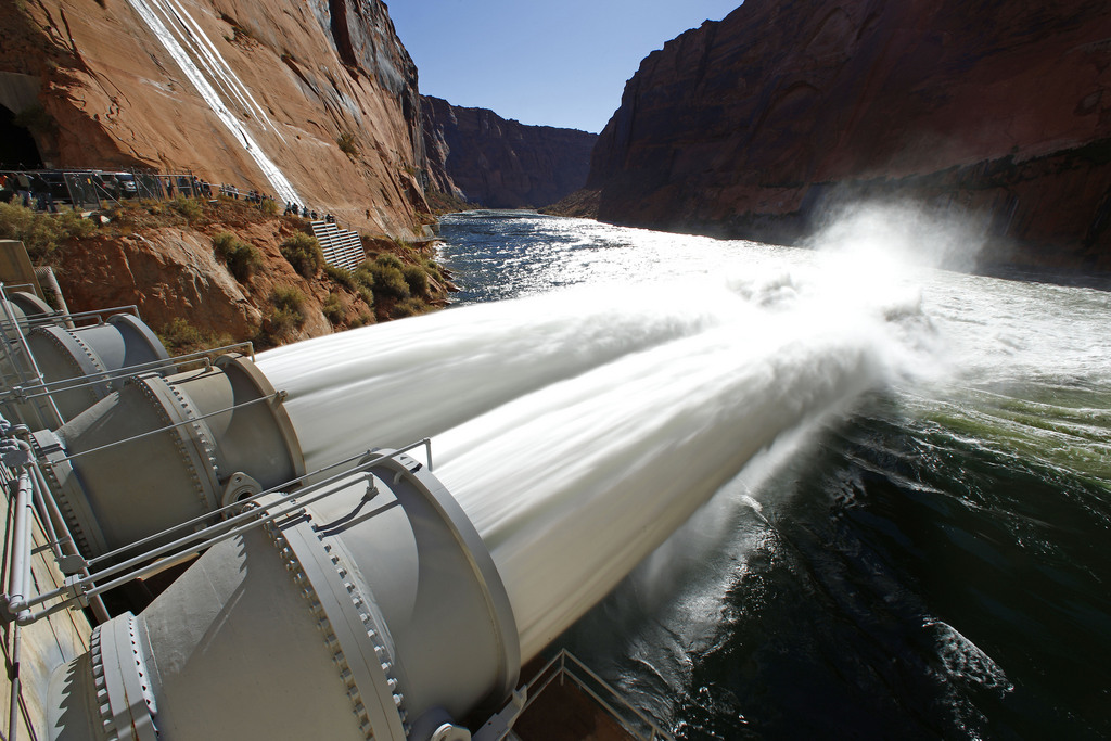 Dans le sud-ouest des Etats-Unis, les eaux de surface pourraient diminuer de 10% sur la période 2021-2040 par rapport à la 2e moitié du 20e siècle. C'est un déclin très significatif compte tenu de la pression sur le fleuve Colorado pour les usages agricoles et des ménages (photo).