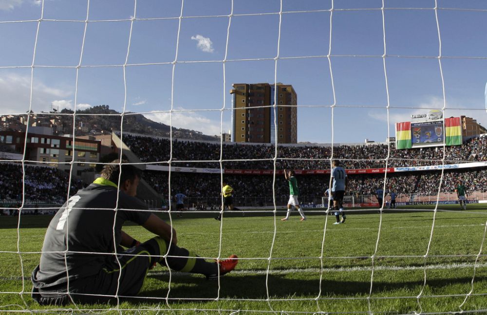 425 arbitres, dirigeants de clubs et joueurs, notamment, sont soupçonnés dans cette affaire.