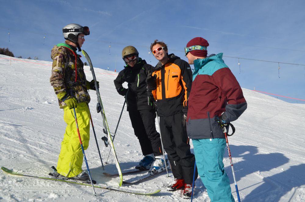 gonzague_rencontre-avec-des-skieurs-a-thyon