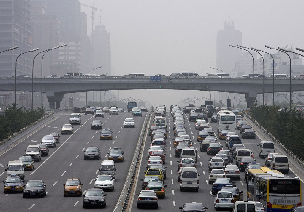 Au total, les transports sont responsables de 11% des 3,4 millions de décès prématurés dus à la pollution causée par l'exposition aux particules fines (illustration).