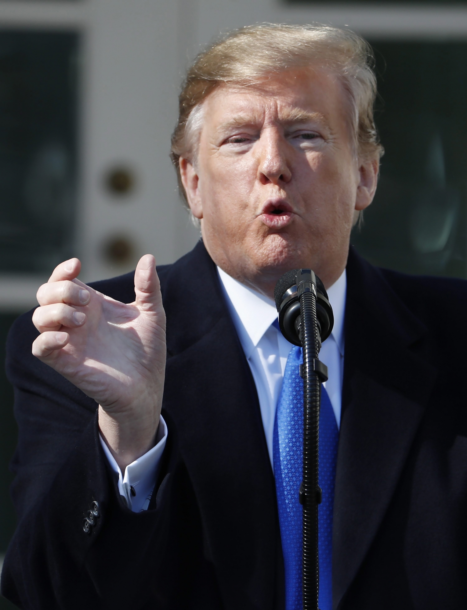 epa07372876 US President Donald J. Trump gestures as he speaks about a 328 billion USD (290.7 billion euro) spending bill to prevent another government shutdown in Washington, DC, USA, 15 February 2019. President Trump also declared a national emergency to attempt to build his long-promised border wall. Democratic lawmakers have already announced they will challenge that declaration.  EPA/ERIK S. LESSER USA TRUMP SHUTDOWN EMERGENCY