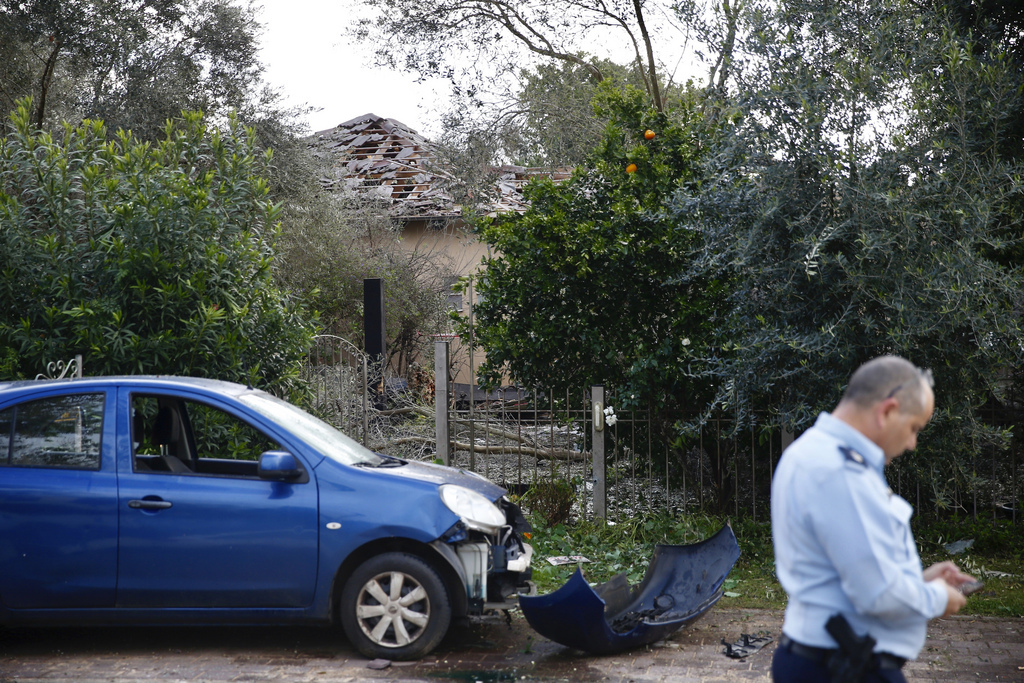 La roquette a touché une maison du nord de Tel-Aviv. 