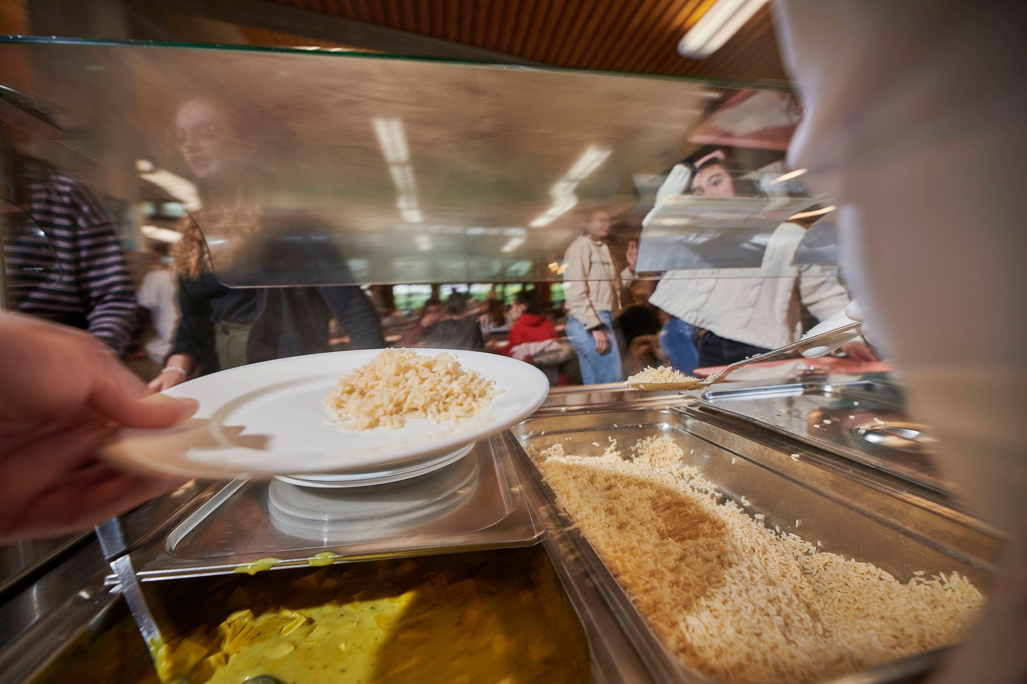 Une étude mandatée par le collège le prouve l'impact CO2 des étudiants est majoritairement dans leur assiette.