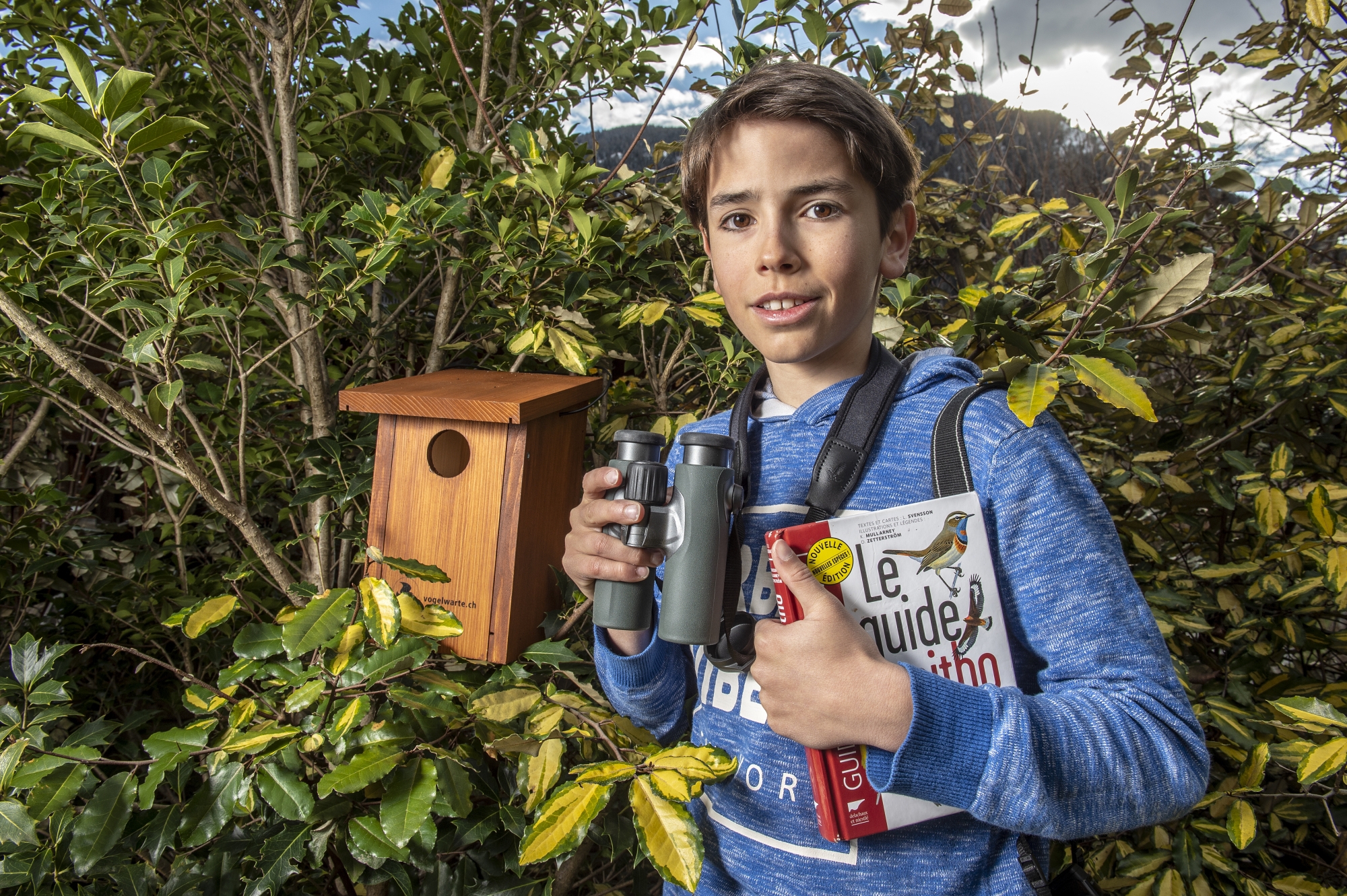 Jolan Besson, jeune écolier bagnard, sensibilise les citoyens à la protection des oiseaux en faisant des exposés dans les classes et des ateliers pour construire des nichoirs.
