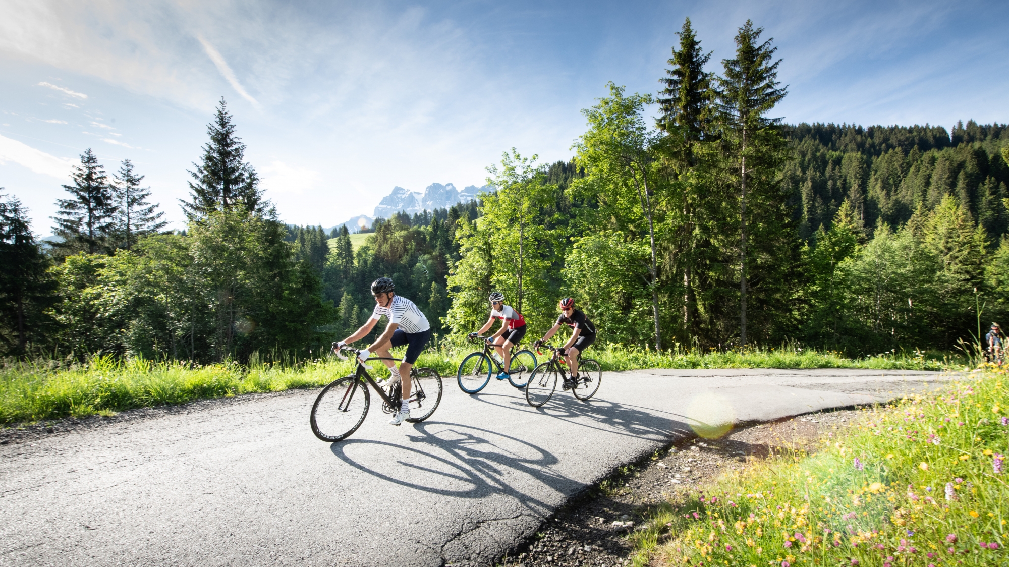 Le balise d'itinéraires de route est une première étape pour encourager tous les acteurs touristiques de la vallée à accueillir des cyclistes. 