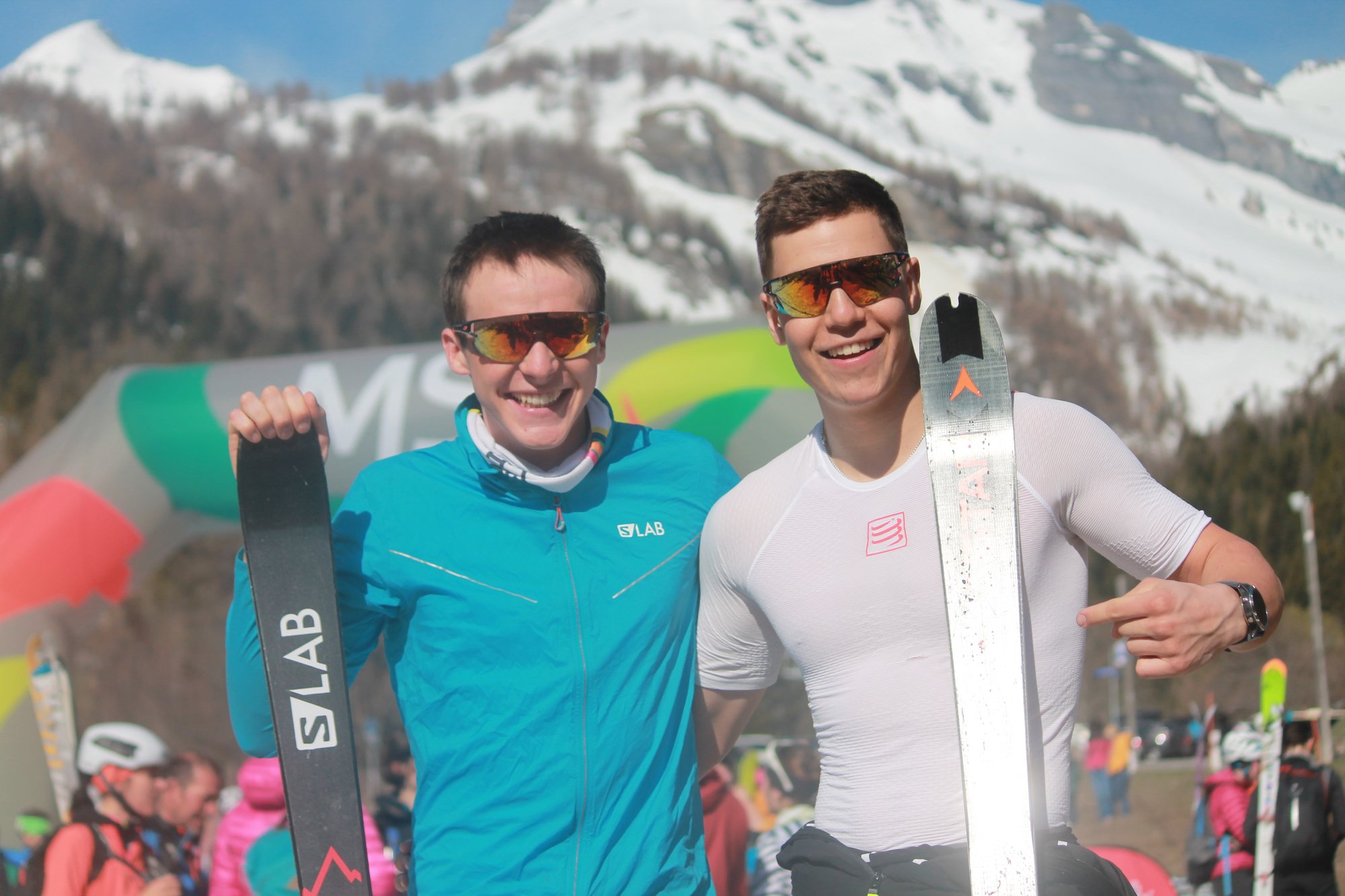 Pierre Mettan et Tobias Donnet savourent leur victoire lors de l'Ovronnalpski dimanche.