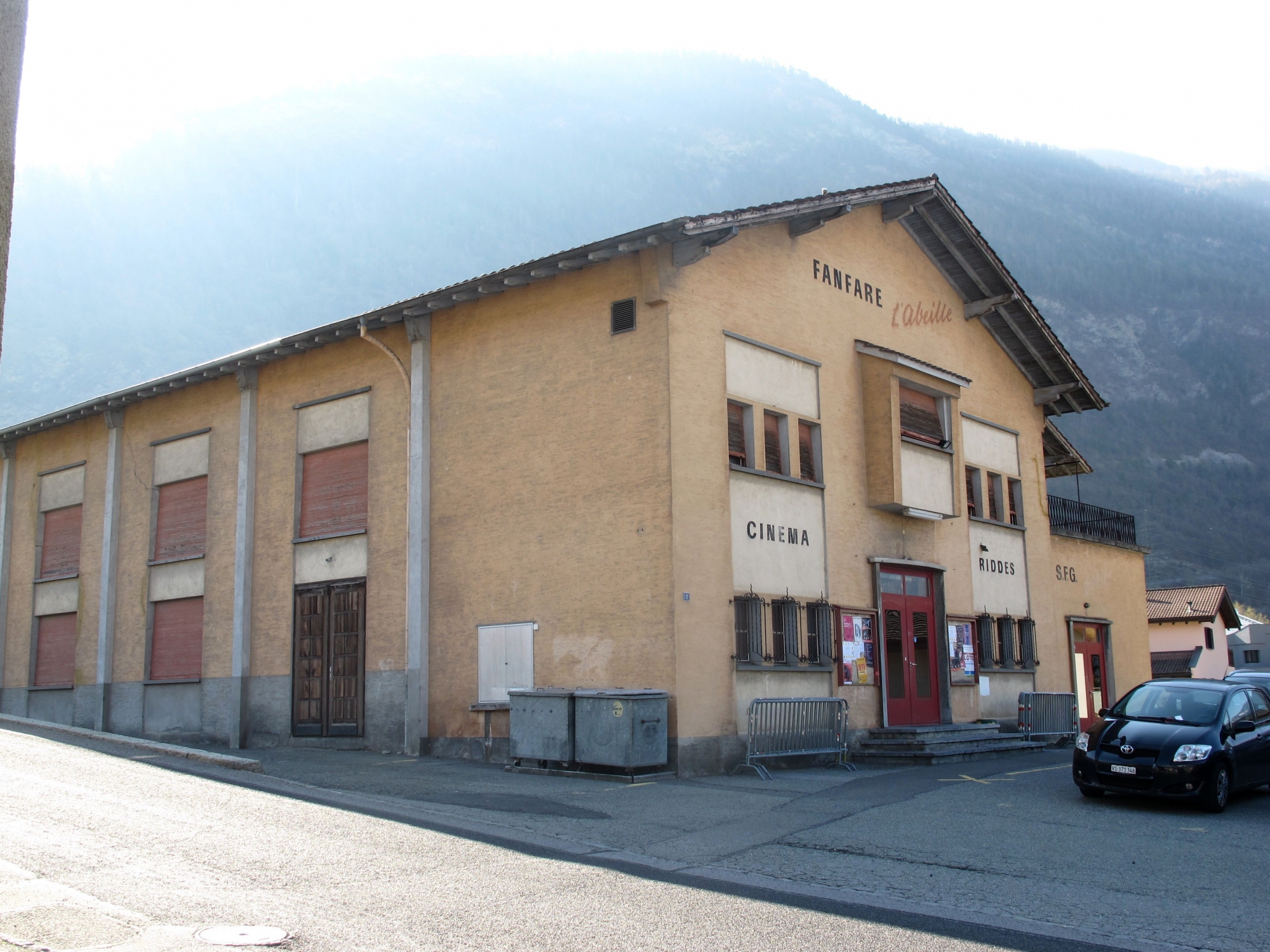 Rénovée en 1957-1958, la célèbre salle de l'Abeille mérite une nouvelle cure de jouvence.