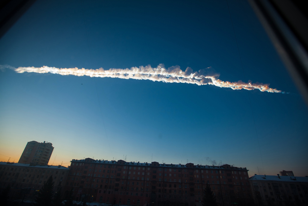 Le 15 février 2013, un astéroïde est apparu de nulle part et a explosé en entrant dans l'atmosphère, 23 kilomètres au-dessus de la ville russe de Tcheliabinsk.