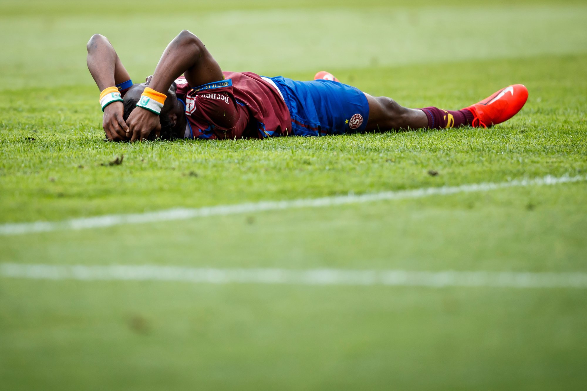 Battu 1-2 à domicile par Aarau, Servette reste solide leader de Challenge League.