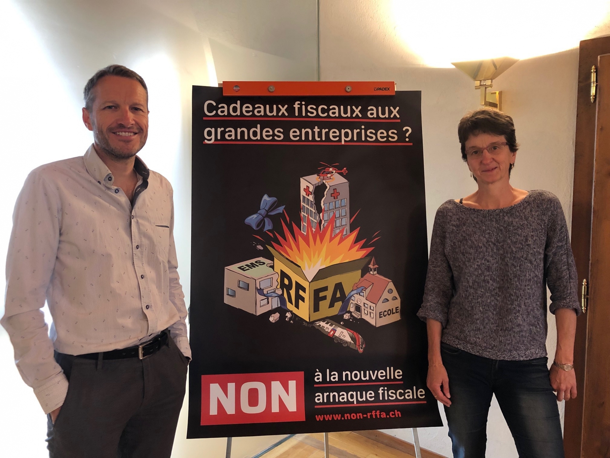 La députée Nathalie Cretton et le conseiller municipal Christophe Clivaz ont présenté les arguments des Verts contre la réforme fiscale des entreprises.