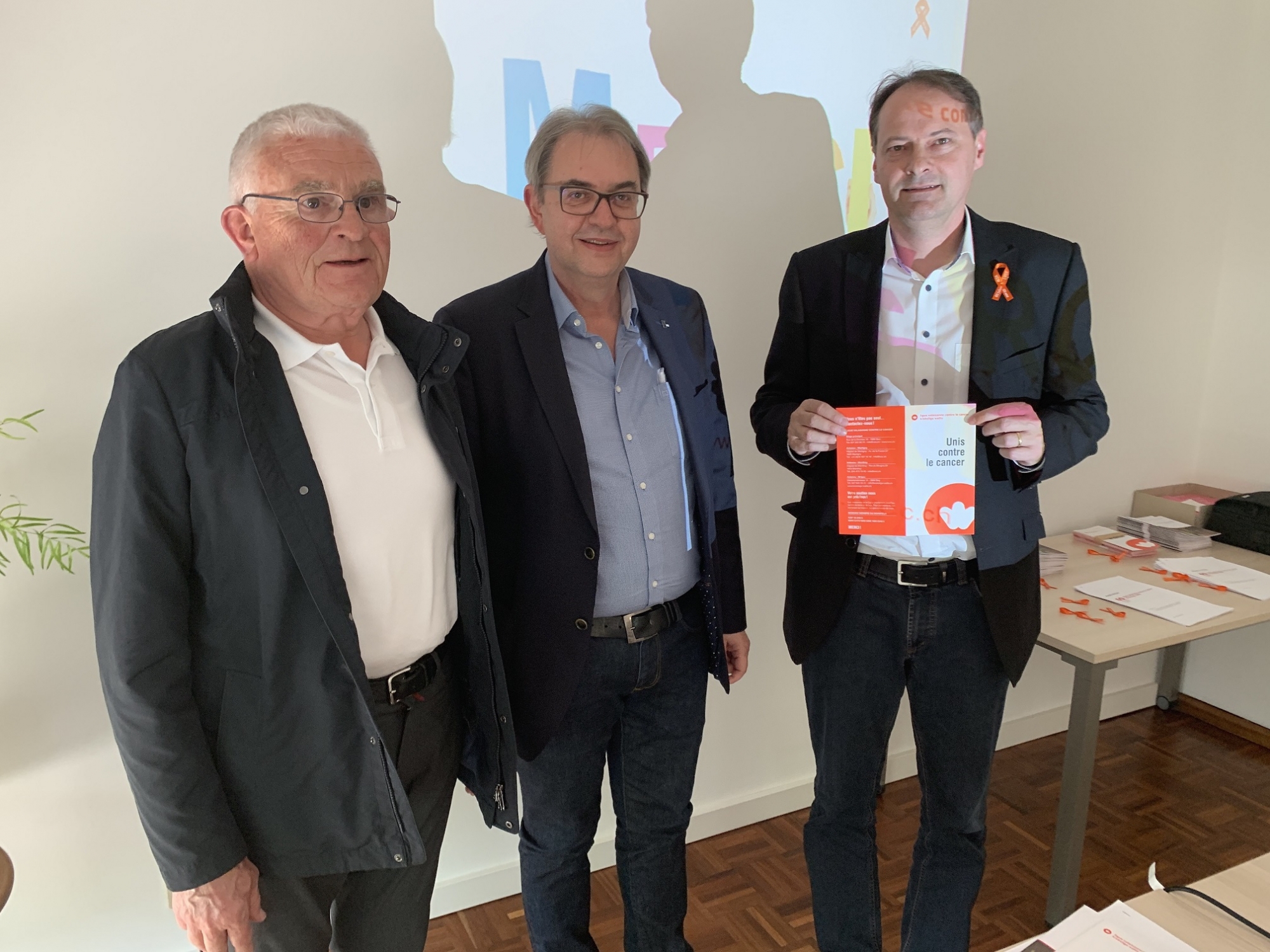 Raymond Jacquemoud, bénévole, Reinhard Zenhäusern, président et Franck Moos, directeur: la Ligue valaisanne contre le cancer cherche des dons.