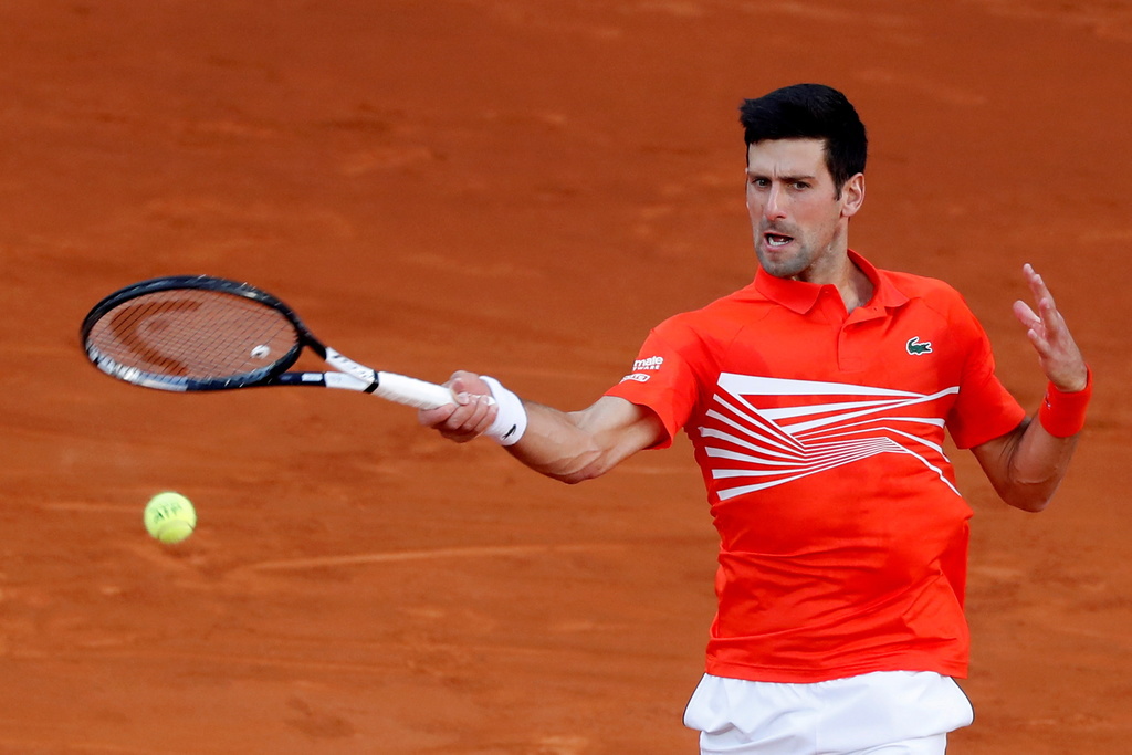 A deux semaines de Roland Garros, le serbe Djokovic vient de remporter le Masters 1000 de Madrid également sur terre battue.