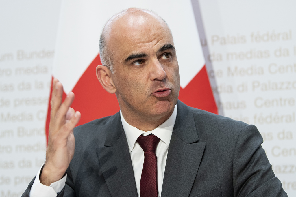 La hausse de TVA sera moins forte que prévue, a expliqué dimanche le ministre des affaires sociales Alain Berset.