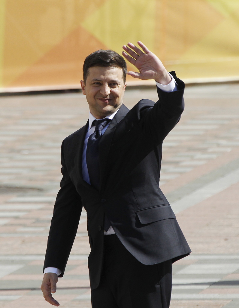L'ex-comédien et humoriste Volodymyr Zelensky a été investi président d'Ukraine lundi.