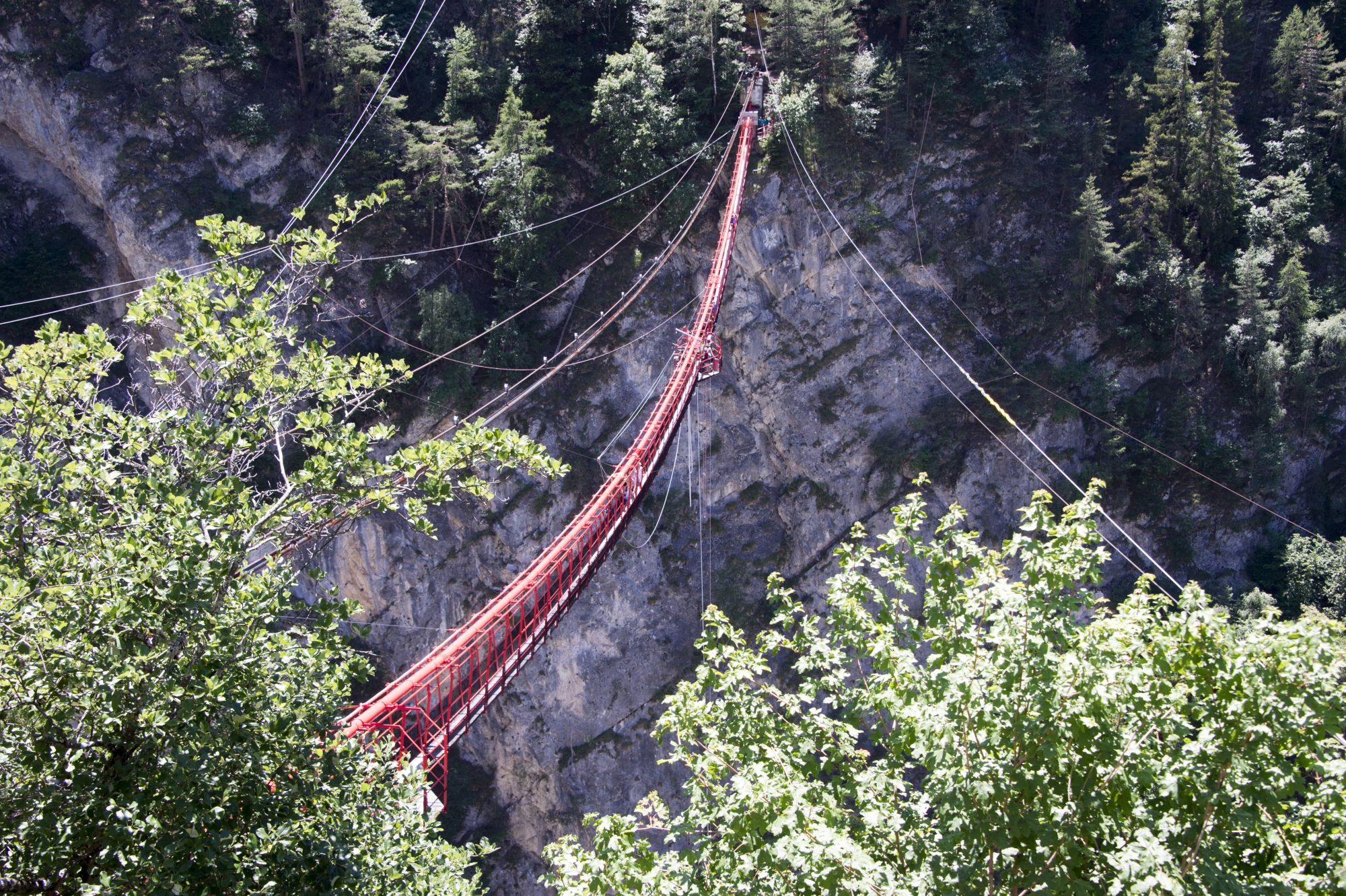 Connu pour son saut à l'élastique, le site du pont suspendu de Niouc pourrait accueillir une via ferrata dès cet été.