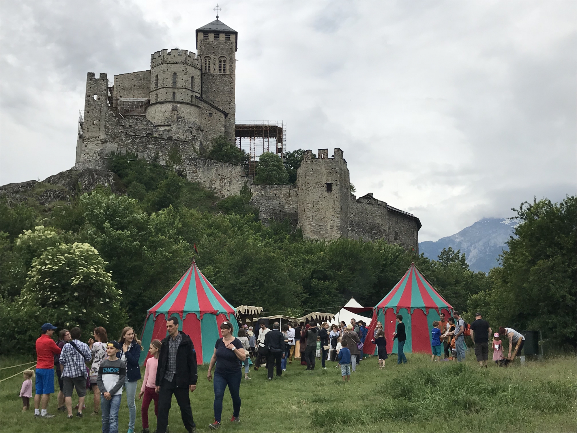 La grande foule est attendue du côté des châteaux de Sion dimanche, comme ici lors de l'édition 2018.