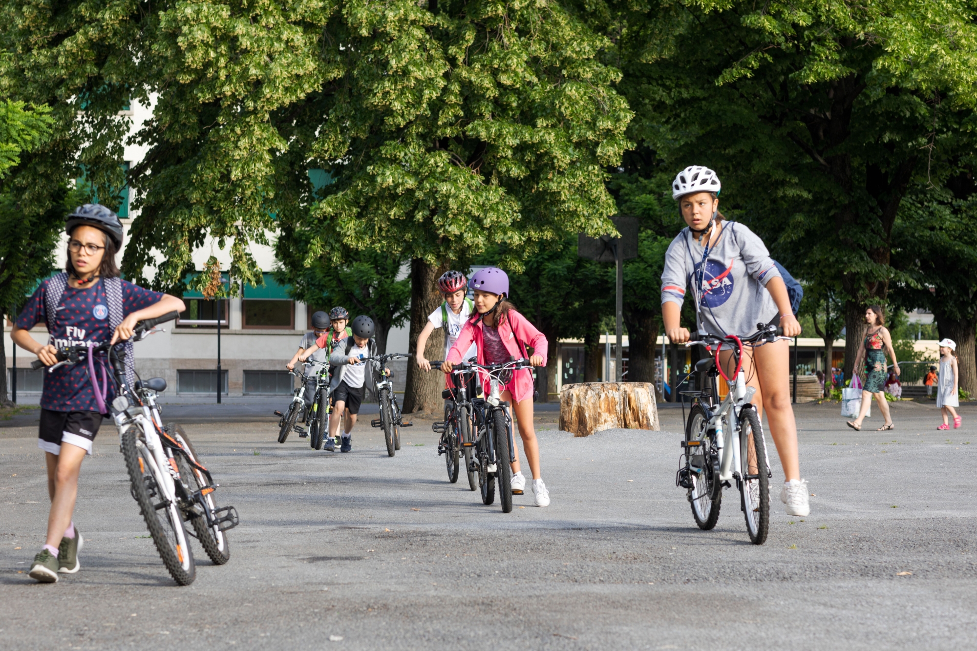 Dans le domaine de la mobilité douce, les écoles de Martigny veulent renforcer et encourager l'accès à l'école à pied, à vélo ou en trottinette.