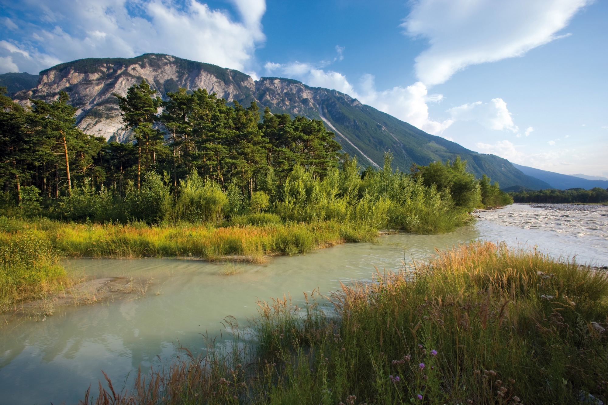 Les écoles de Loèche-les-Bains et de Salquenen ont obtenu la distinction «Ecole partenaire du Parc naturel Pfyn-Finges». Au cours de l’année scolaire écoulée, les établissements et le parc ont organisé des activités pédagogiques en commun en pleine nature.