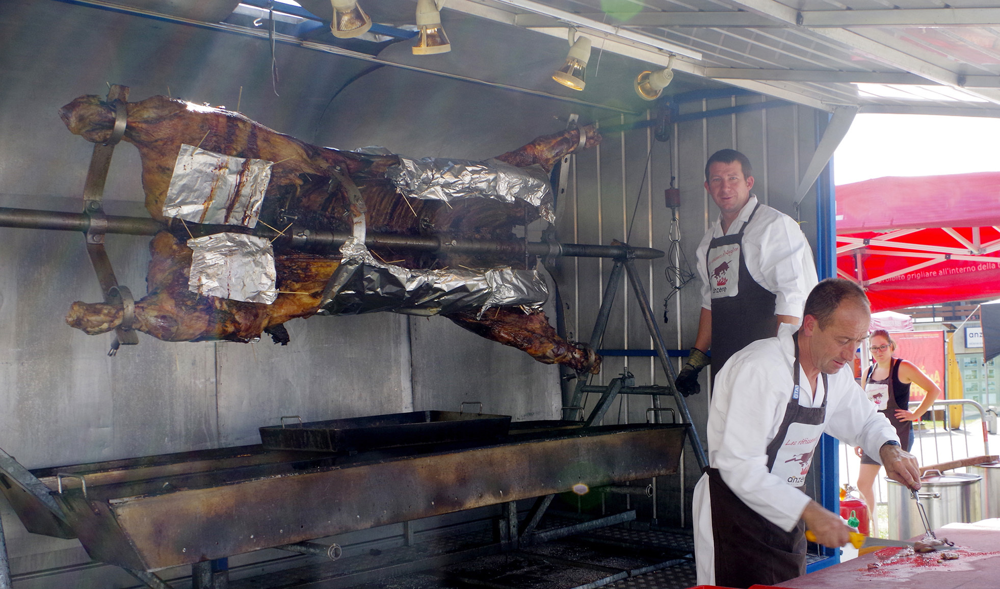 Le bœuf de 300 kilos attend les gourmets le 21 juillet sur la place du village d'Anzère.