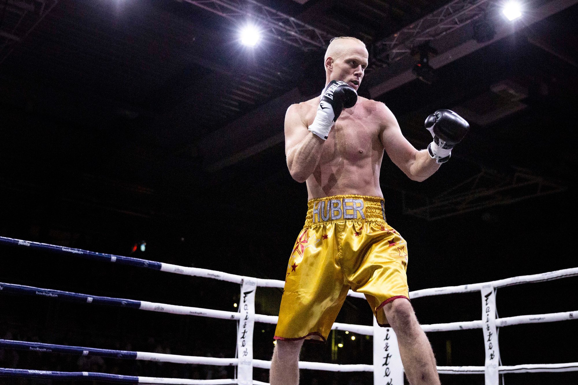 Benoît Huber, à peine de retour sur les rings, tentera de remporter le titre national chez les professionnels.