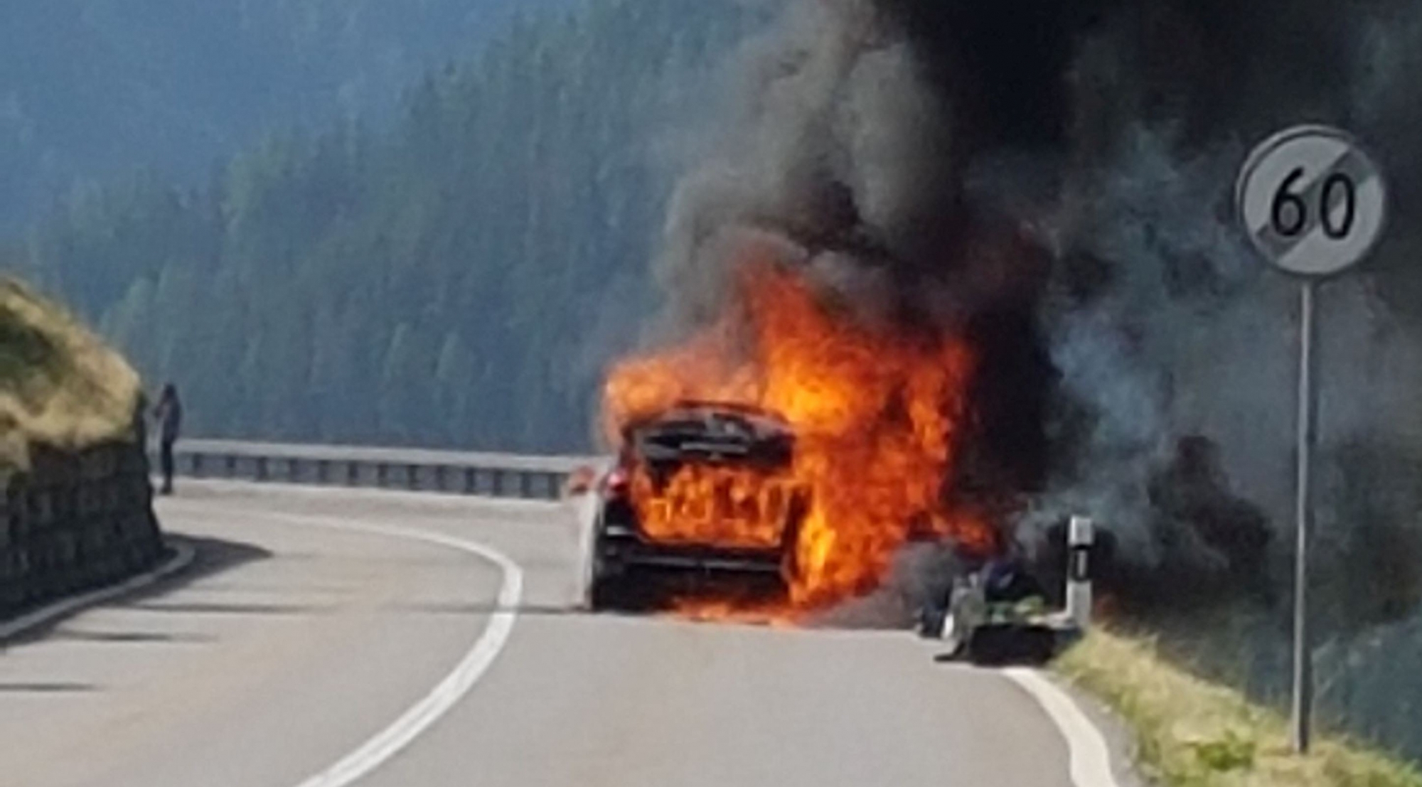 "Le véhicule a été complètement ravagé par les flammes en neuf minutes", raconte Jimmy Russo.