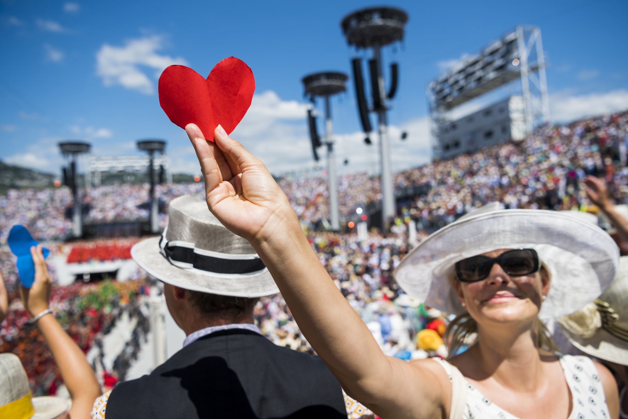 Hier après-midi, les acteurs figurants, souvent émus, ont  célébré la dernière représentation du spectacle de la Fête des vignerons.