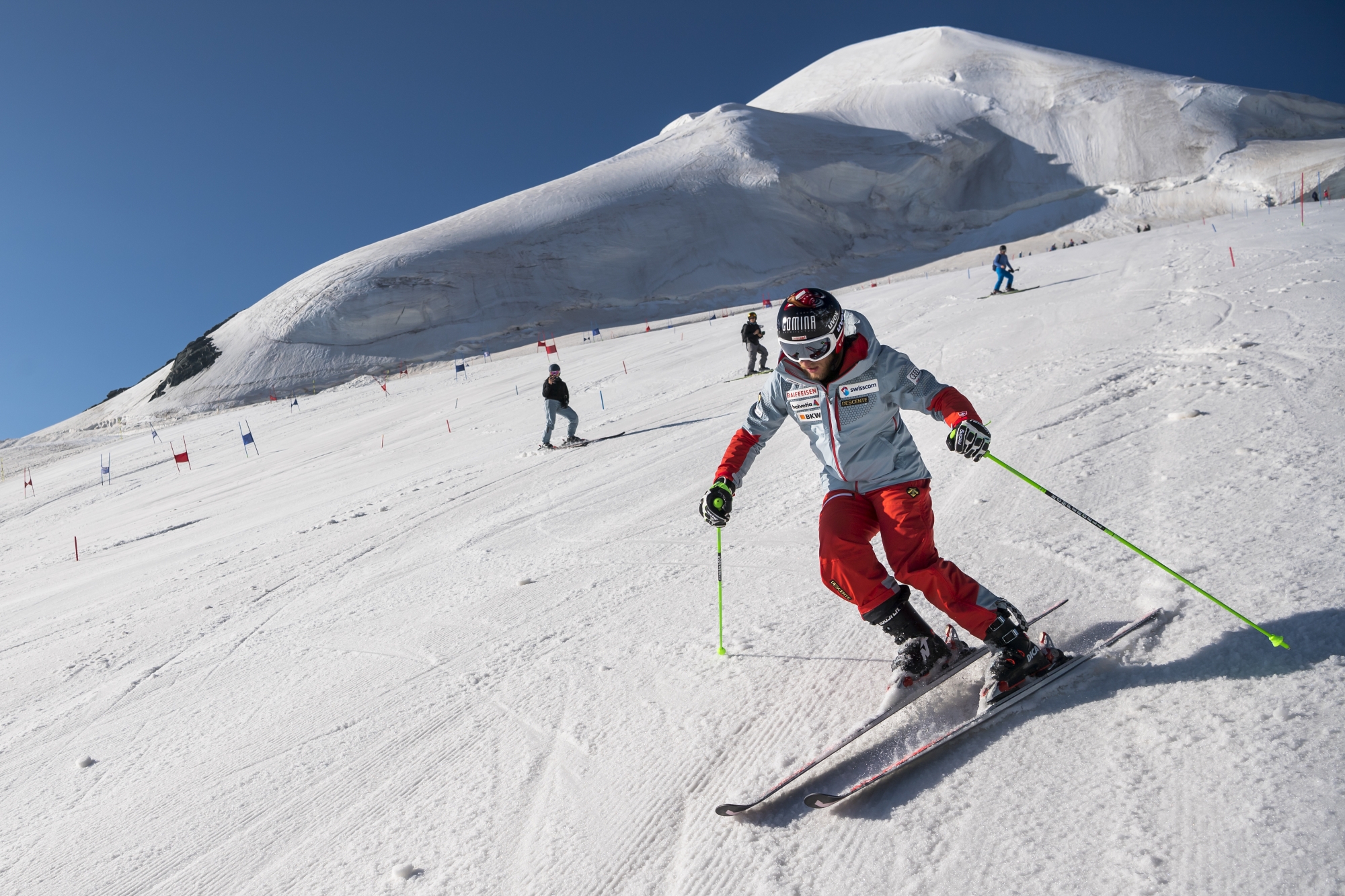 Justin Murisier est de retour sur les skis depuis lundi. Presque une année après sa troisième blessure au genou droit.