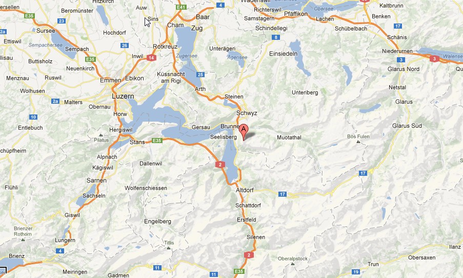 Trois personnes ont été emportées par une avalanche au Fronalpstock dans le canton de Schwyz ce dimanche après-midi. Les recherches sont en cours.