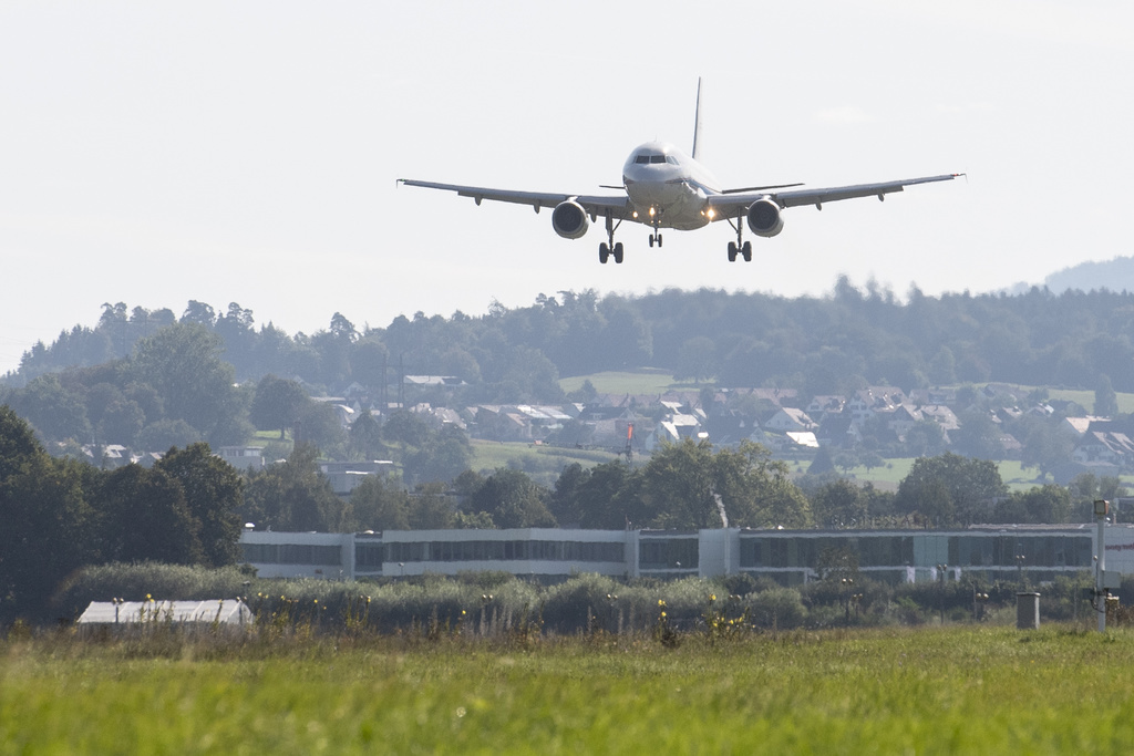 Durant cette semaine, un avion test A320 du Centre allemand pour la navigation aérienne et spatiale (DLR) effectue des vols d'approche de l'aéroport de Zurich.