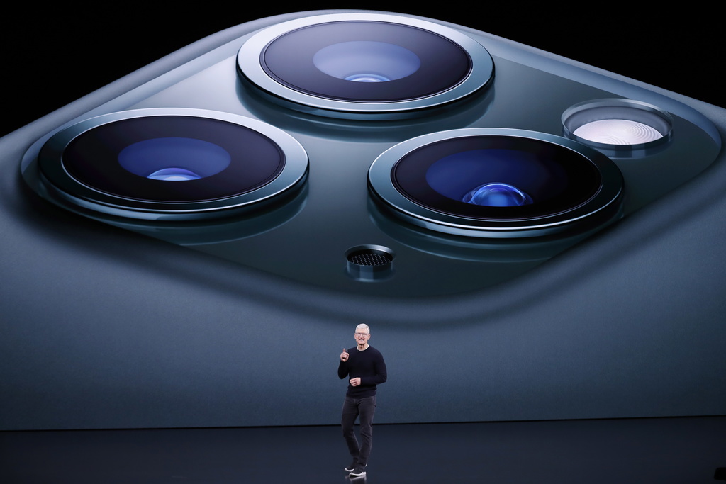 Tim Cook a présenté le nouvel iPhone 11 et sa version Pro depuis le siège d'Apple à Cupertino, en Californie.