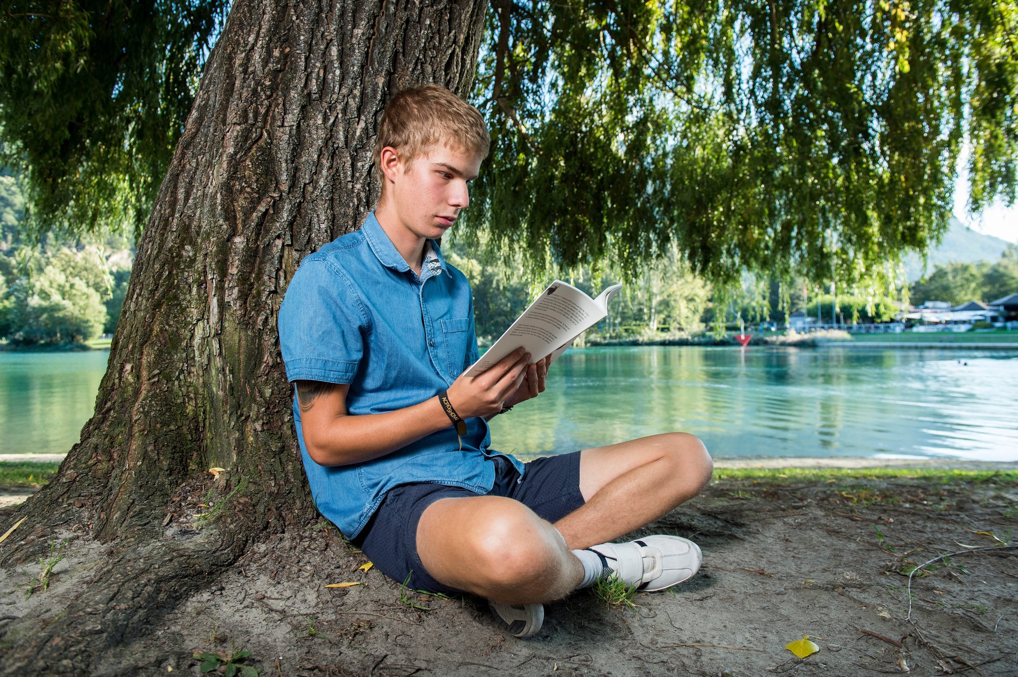 Dylan Rosset a beaucoup souffert de sa dyslexie à l'école. Aujourd'hui, il a regagné confiance en lui grâce à l'association Lire et écrire.