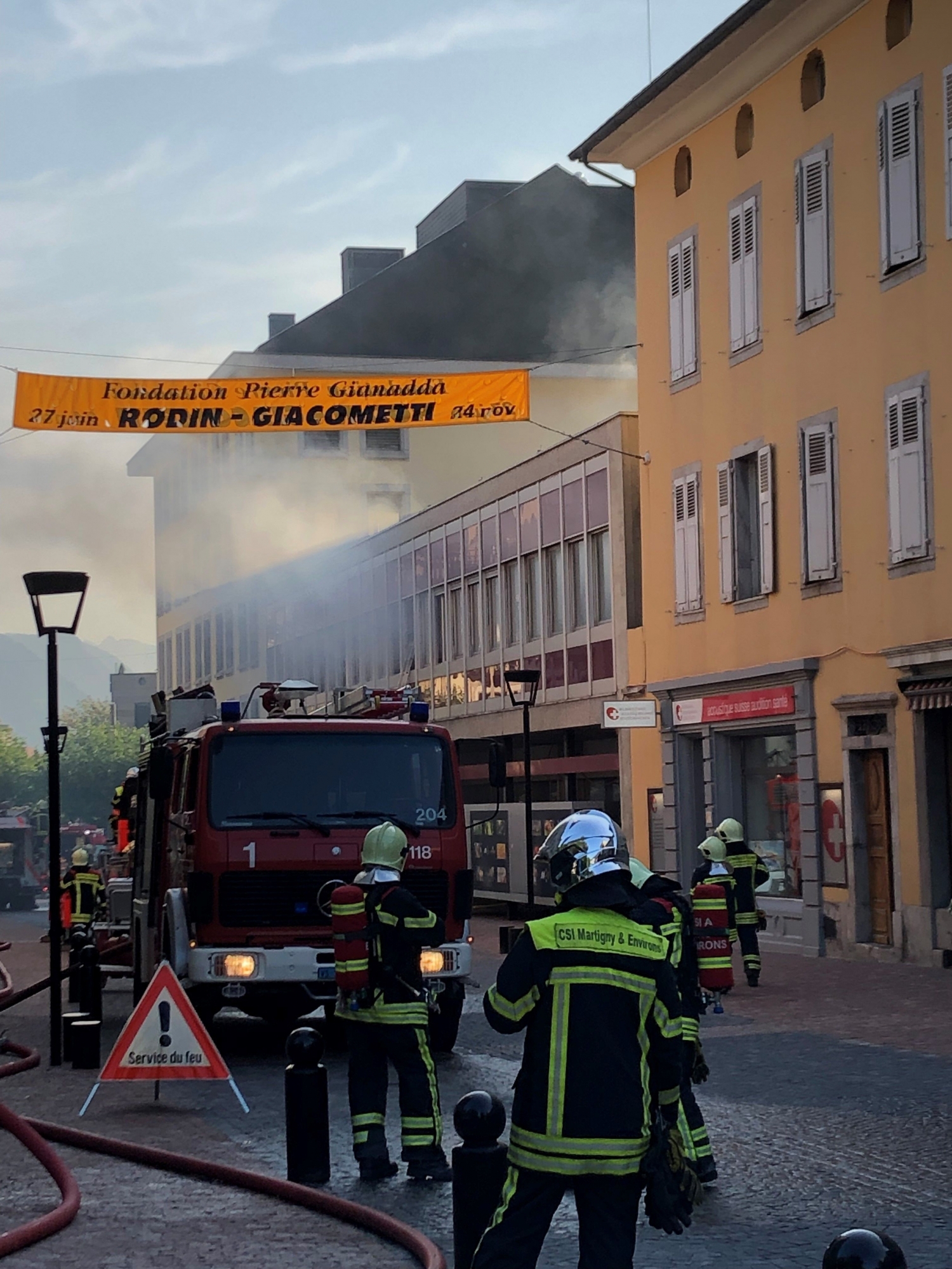 77 pompiers sont intervenus dans cet exercice près de la place centrale de Martigny.