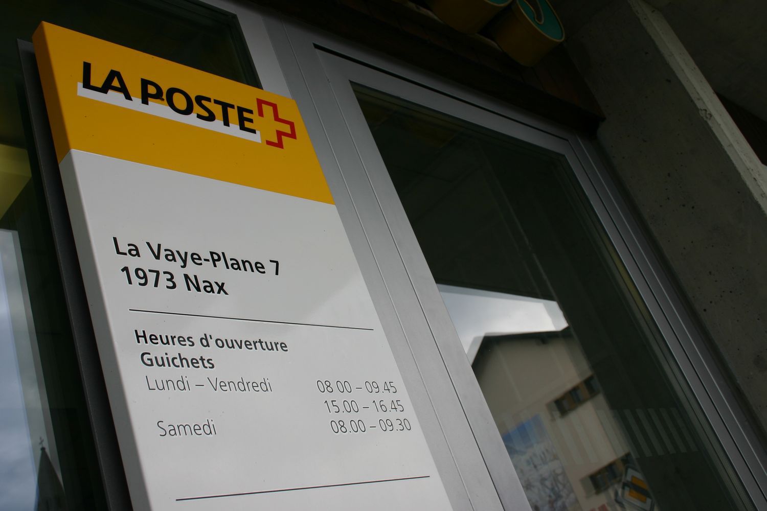 Les députés s'opposent aux fermetures des offices postaux, à l'instar de celui de Nax en 2014.
