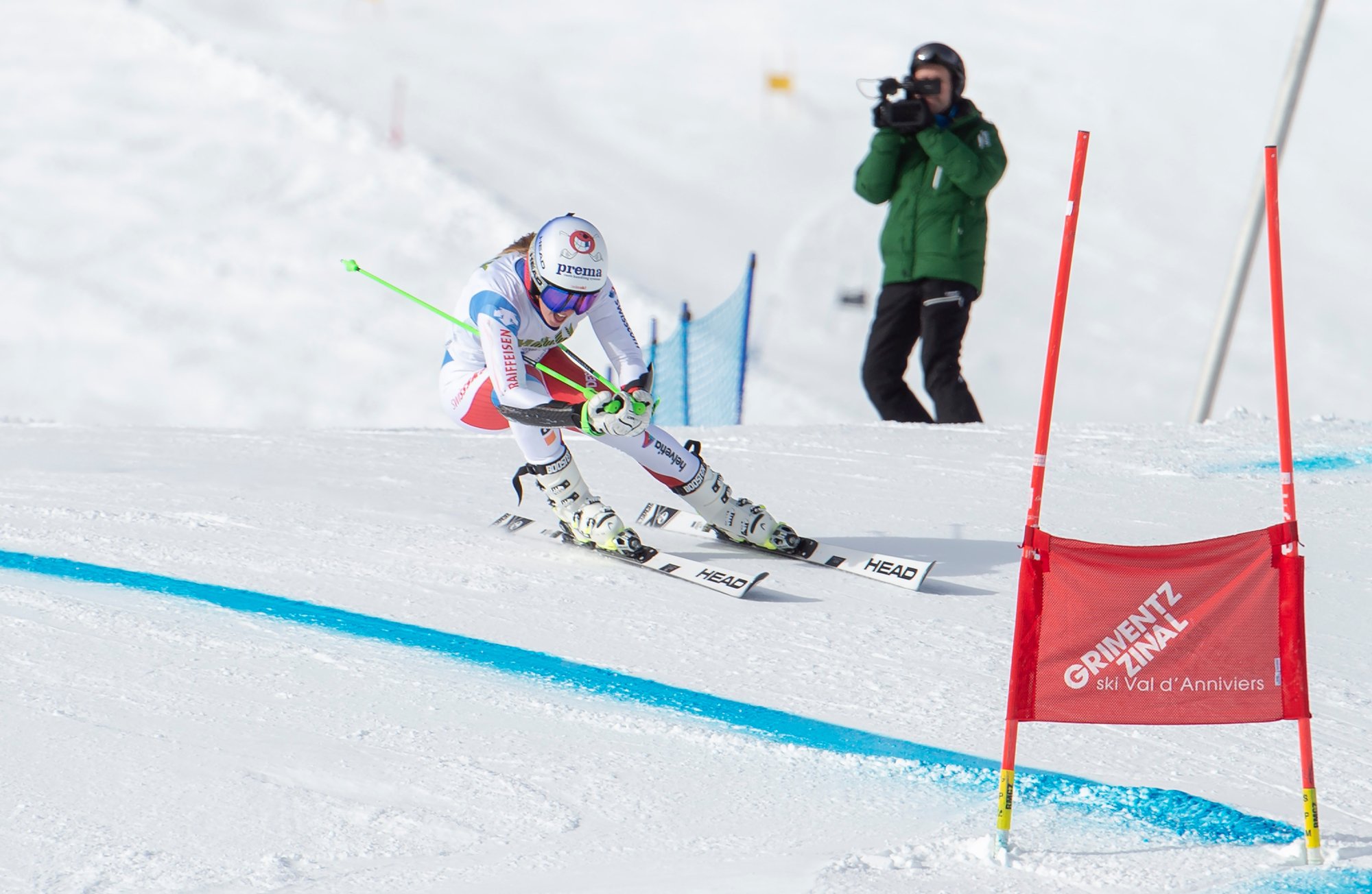 Zinal accueille régulièrement des épreuves de la Coupe d'Europe. Plusieurs équipes, dont la Suisse, s'y entraînent aussi durant l'hiver.