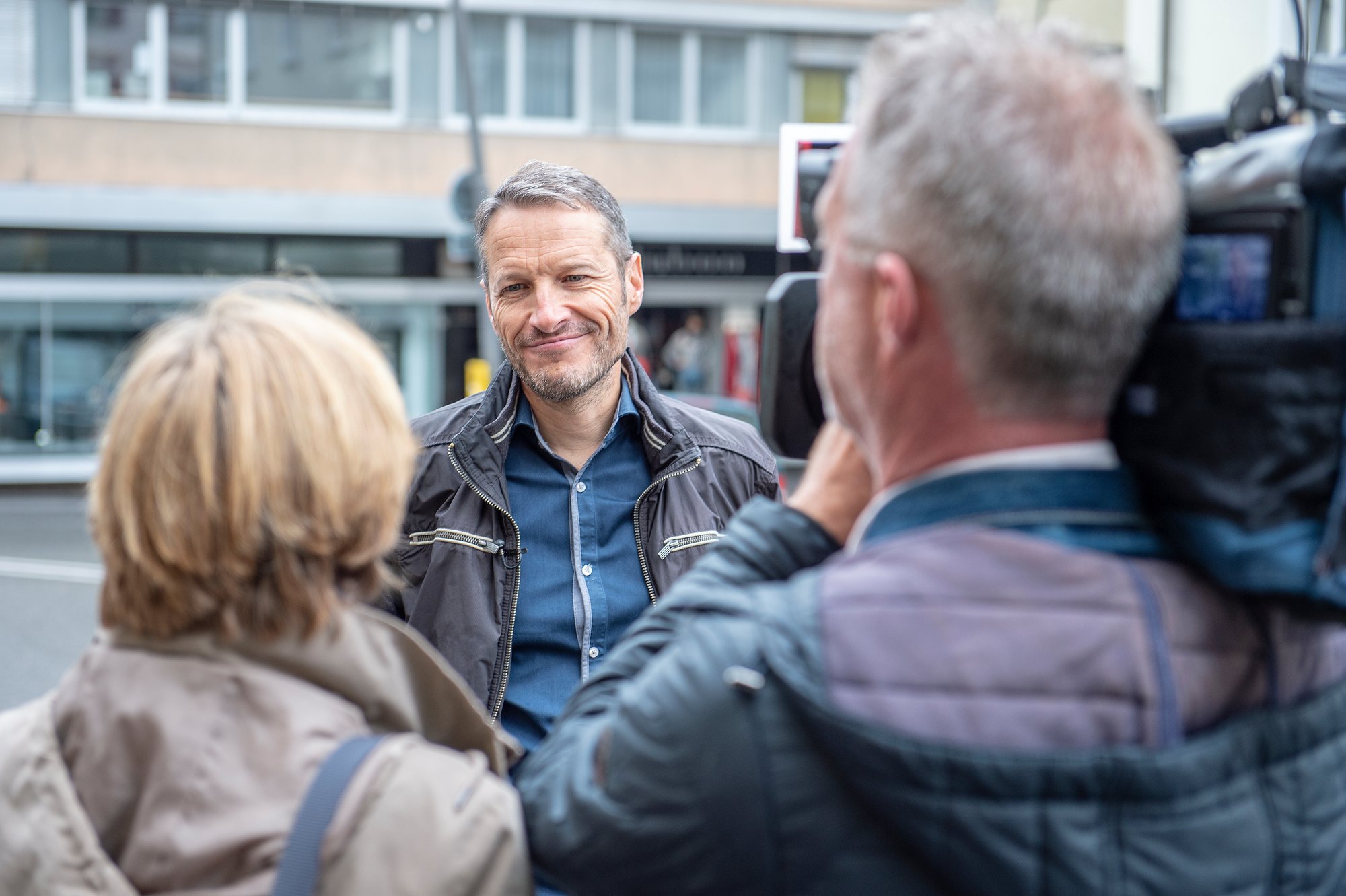 Christophe Clivaz a fait face à de nombreuses sollicitations médiatiques au lendemain de son élection.