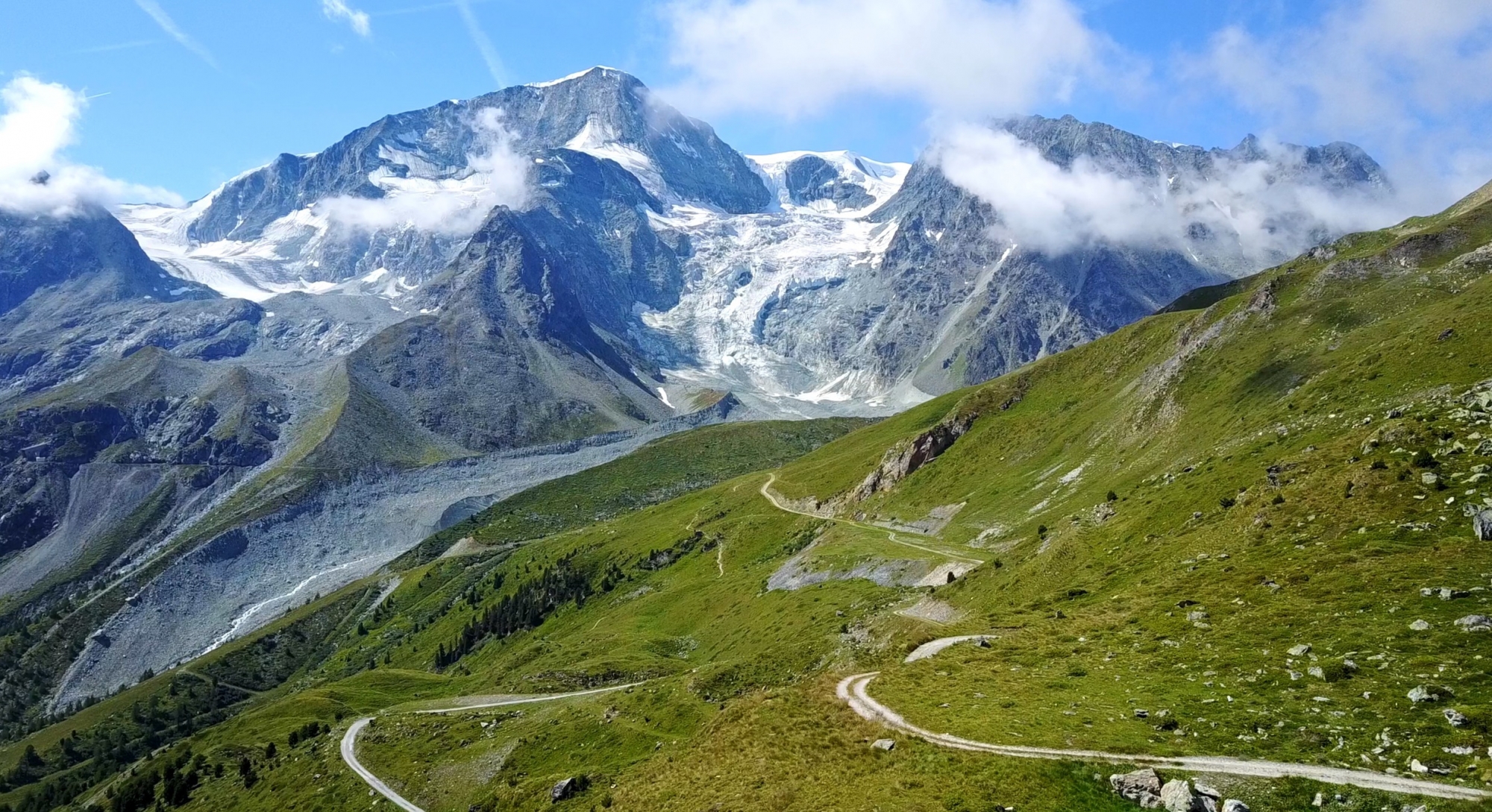 Un beau paysage et des pensées positives: de quoi donner l'envie de se rendre dans le Val d'Hérens?