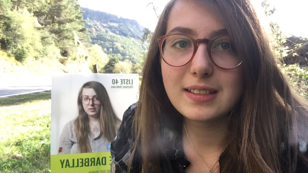 Elle n'ose pas dire «votez pour moi», mais Elodie Darbellay se donne à voir avec beaucoup, beaucoup d'affiches.