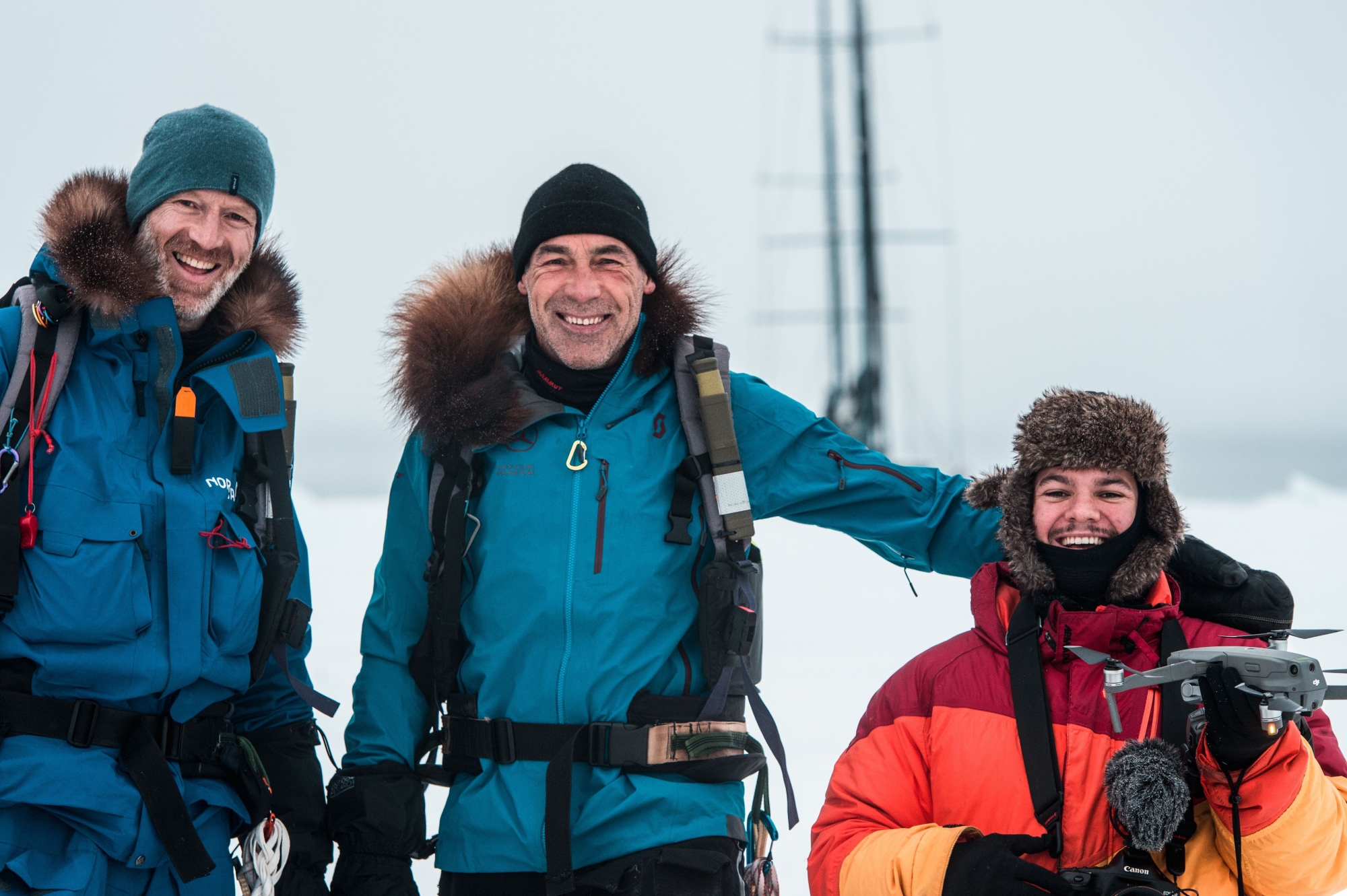 Etienne Claret (à droite) a accompagné Mike Horn et son ami Borge Ousland au pôle Nord.