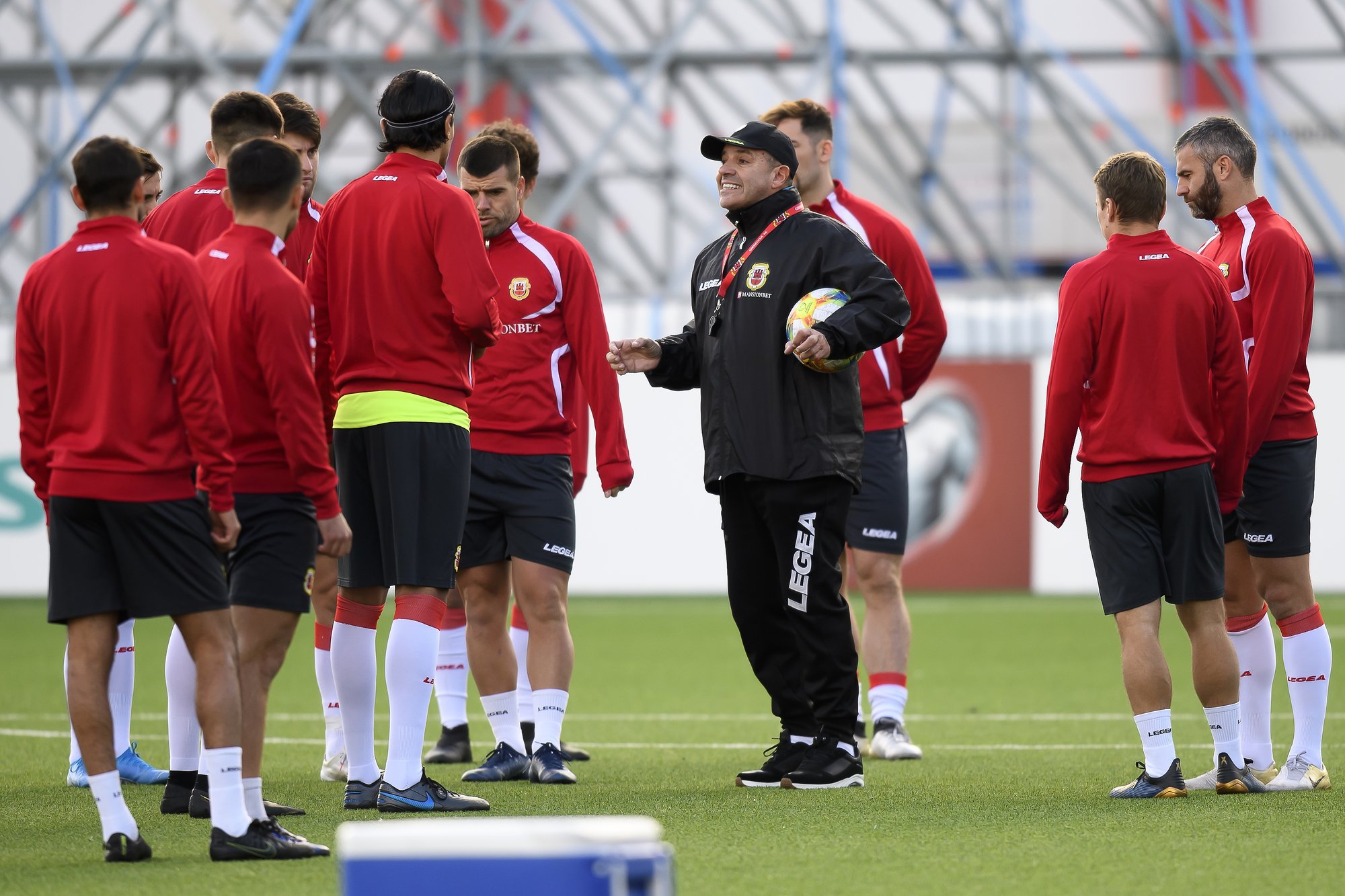 Depuis l’arrivée de l’entraîneur uruguayen Julio Ribas en juin 2018, l’équipe de Gibraltar a énormément progressé.