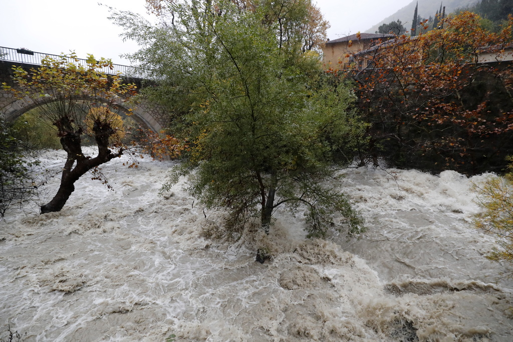 A Pont-du-loup, comme un peu partout en Côte d'Azur, les habitants doivent se battre contre la montée des eaux. 