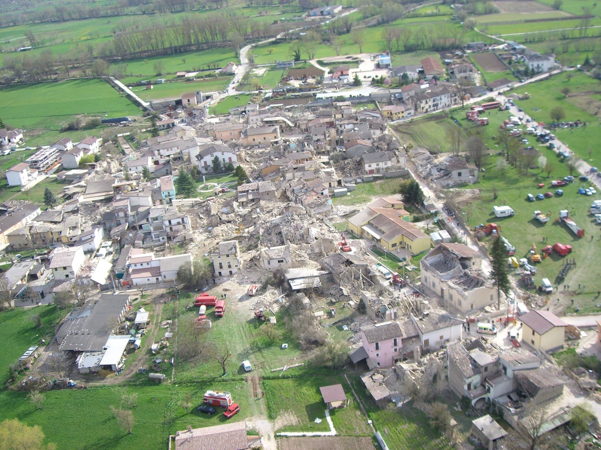 Le séisme de 2009 dans la région de l’Aquila, en Italie, avait fait 309 morts. Par la géologie et la densité de population, il constitue le scénario de référence pour le Valais.
