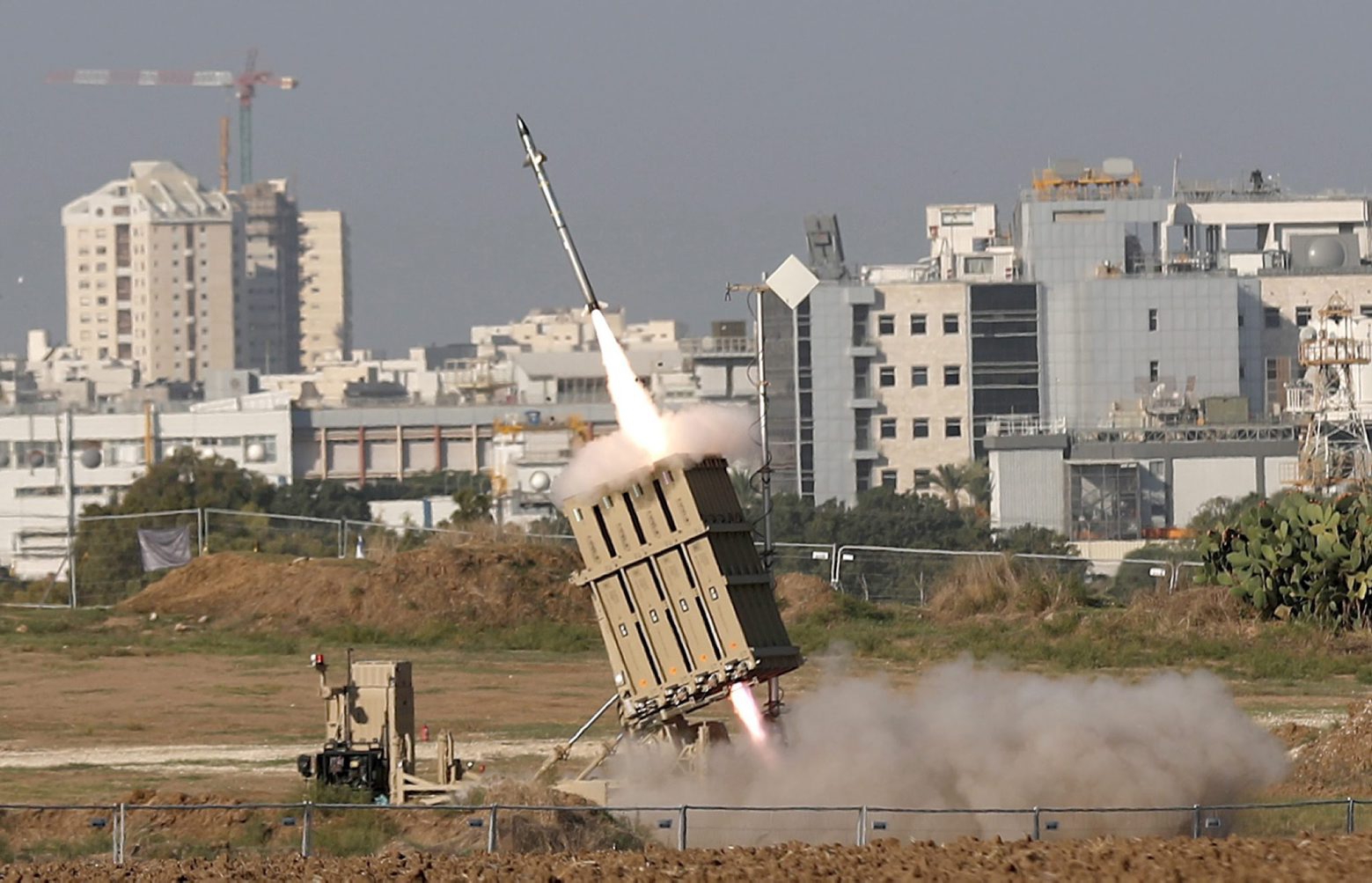 epaselect epa07989855 A view of an Iron dome missile system intercepting rockets reportedly fired from Gaza into Israel, near the city of Ashdod, Israel, 12 November 2019. According to reports, the Israeli Air Force (IAF) has targeted and killed in Gaza early 12 November, Bahaa Abu-el Atta (Baha Abu al-Ata), a senior Islamic Jihad commander who Israel has accused of being behind recent barrages of rockets.  EPA/ATEF SAFADI epaselect ISRAEL MIDEAST PALESTINIANS CONFLICT